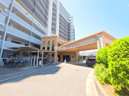��ʌ�����s�� �̒��Ã}���V�����̃G���g�����X